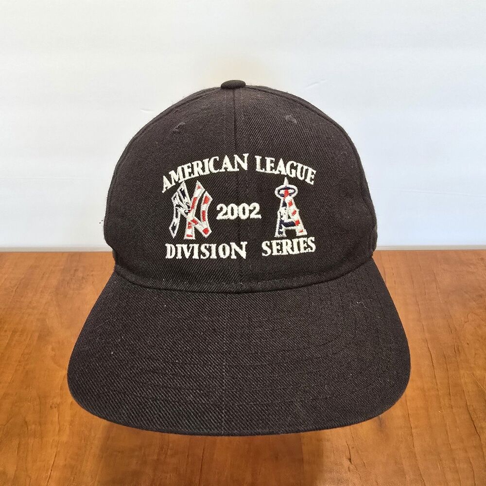 New Era 2002 American League Division Series Yankees v Angels Snapback Hat OS